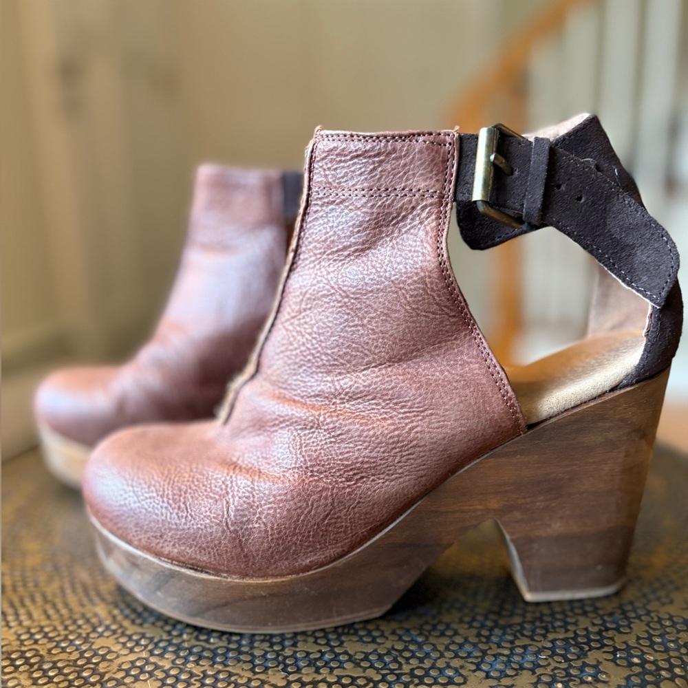 Free People Women's Brown Leather Amber Orchard Platform Clog Ankle Boots